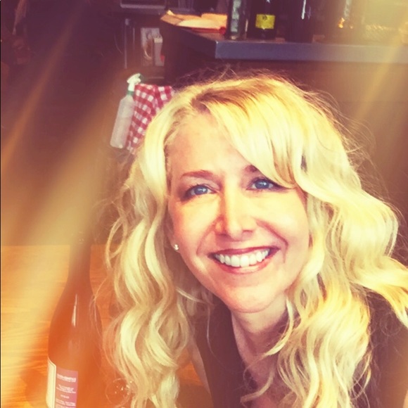 Meet your Posher, Denise - Picture 1 of 1